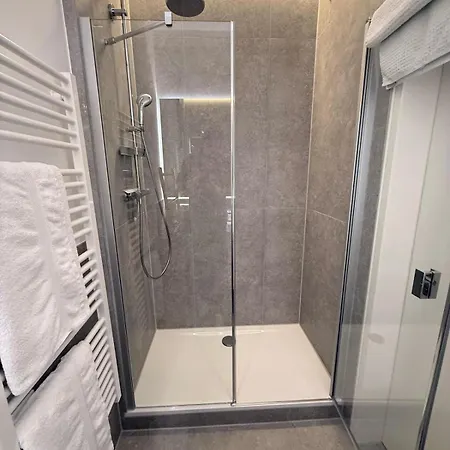 Beckhomes Munich, New, 2br With Terrace Apartman *